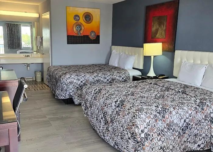 Deluxe Inn