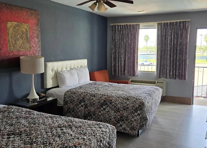Deluxe Inn