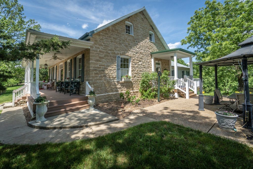 Stone Haus Bed & Breakfast