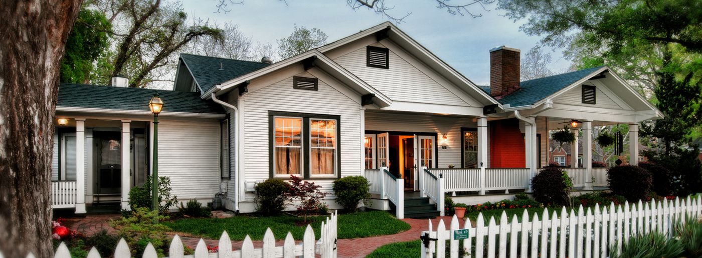 Carriage House Bed & Breakfast