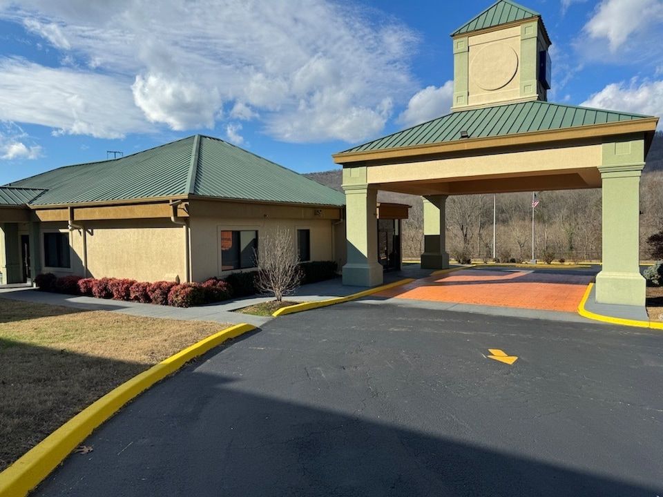 OYO Hotel Harriman near I-40