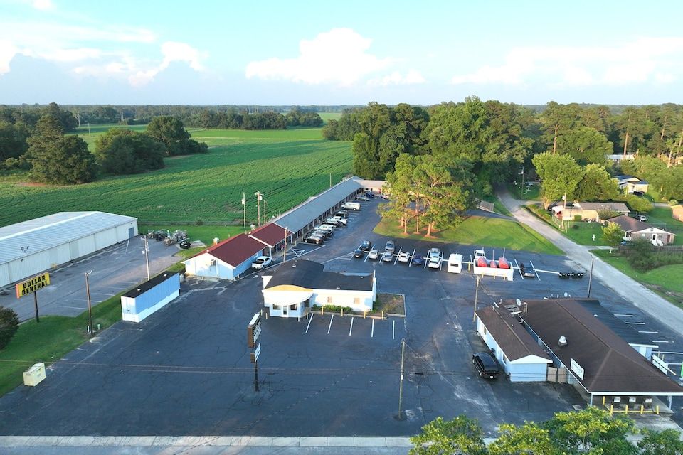 Imperial Motel Near Marion HWY 76