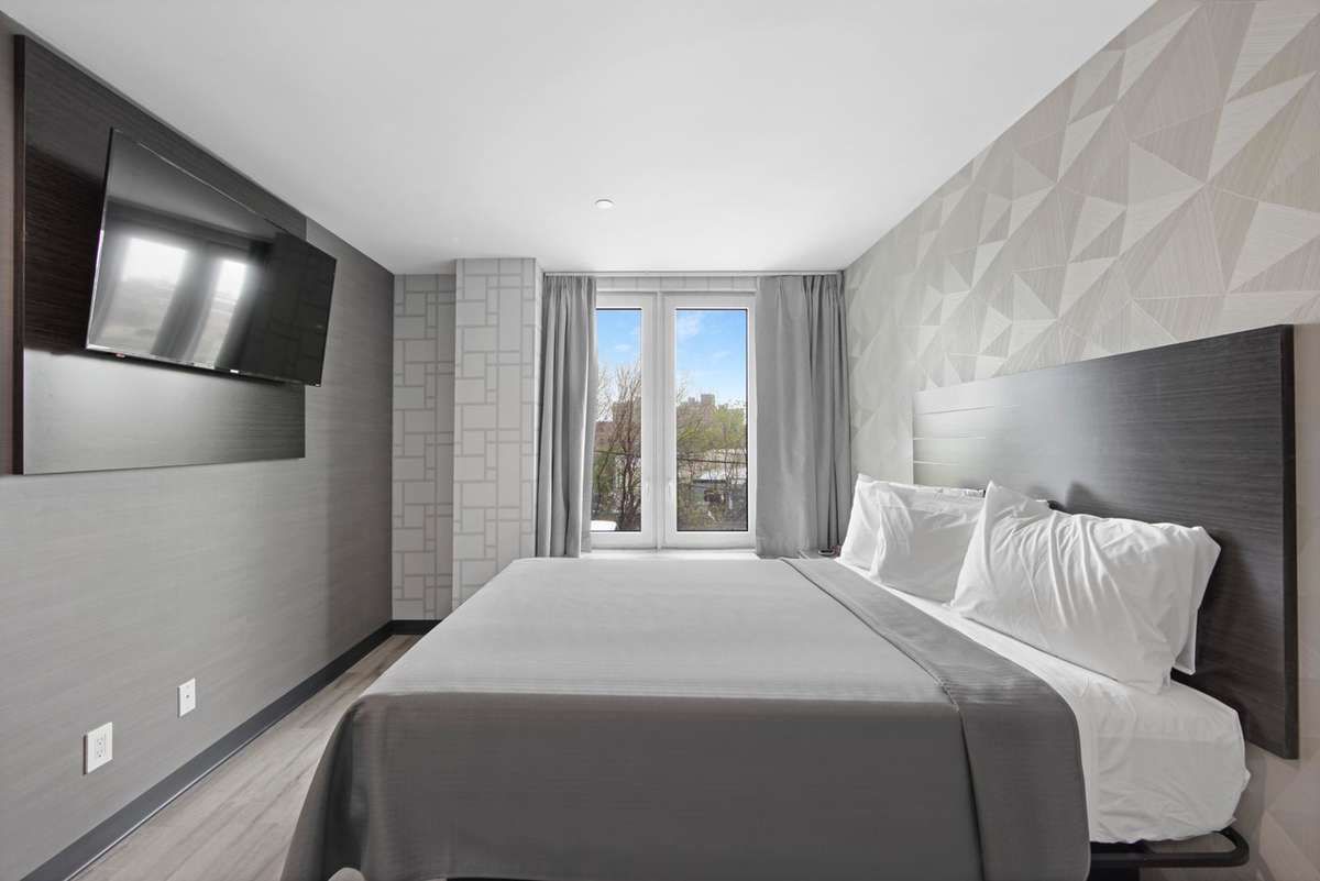 Hotel 365 Bronx