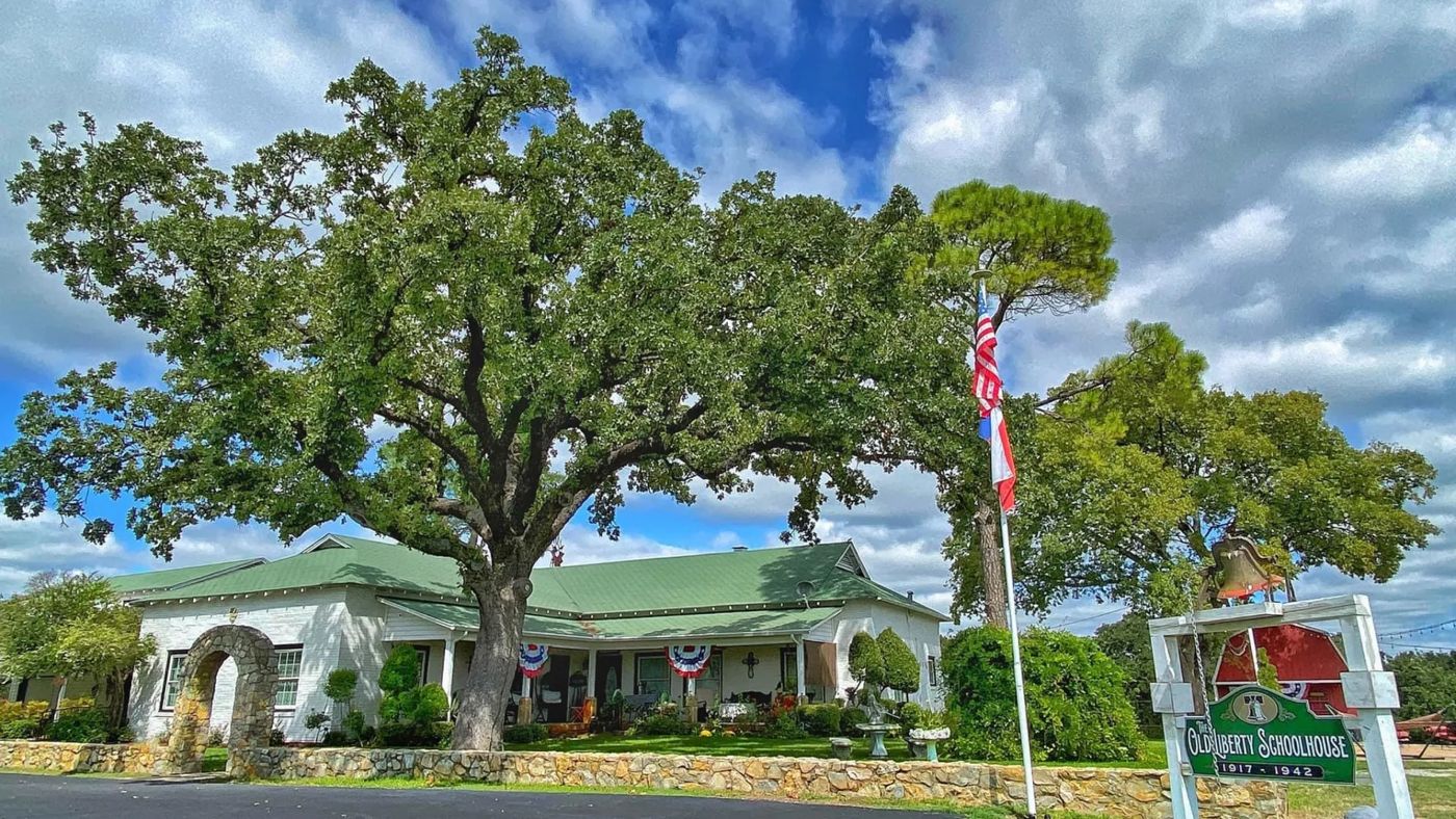 The Old Liberty Schoolhouse B&B