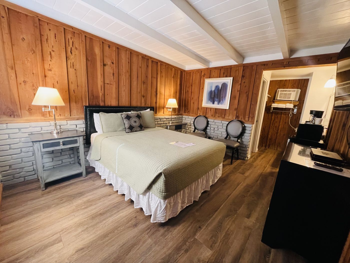 Riverfront Lodging