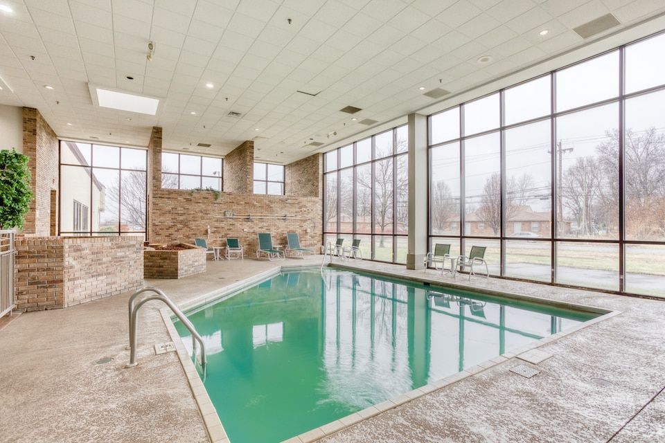 OYO Townhouse Owensboro West