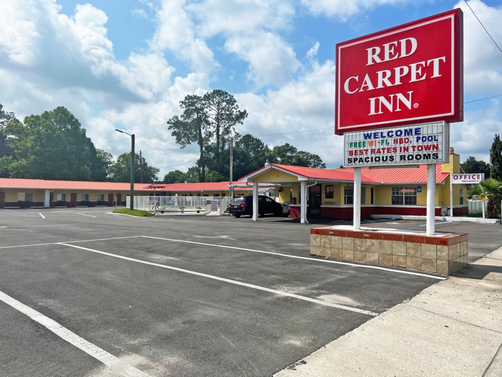Red Carpet Inn
