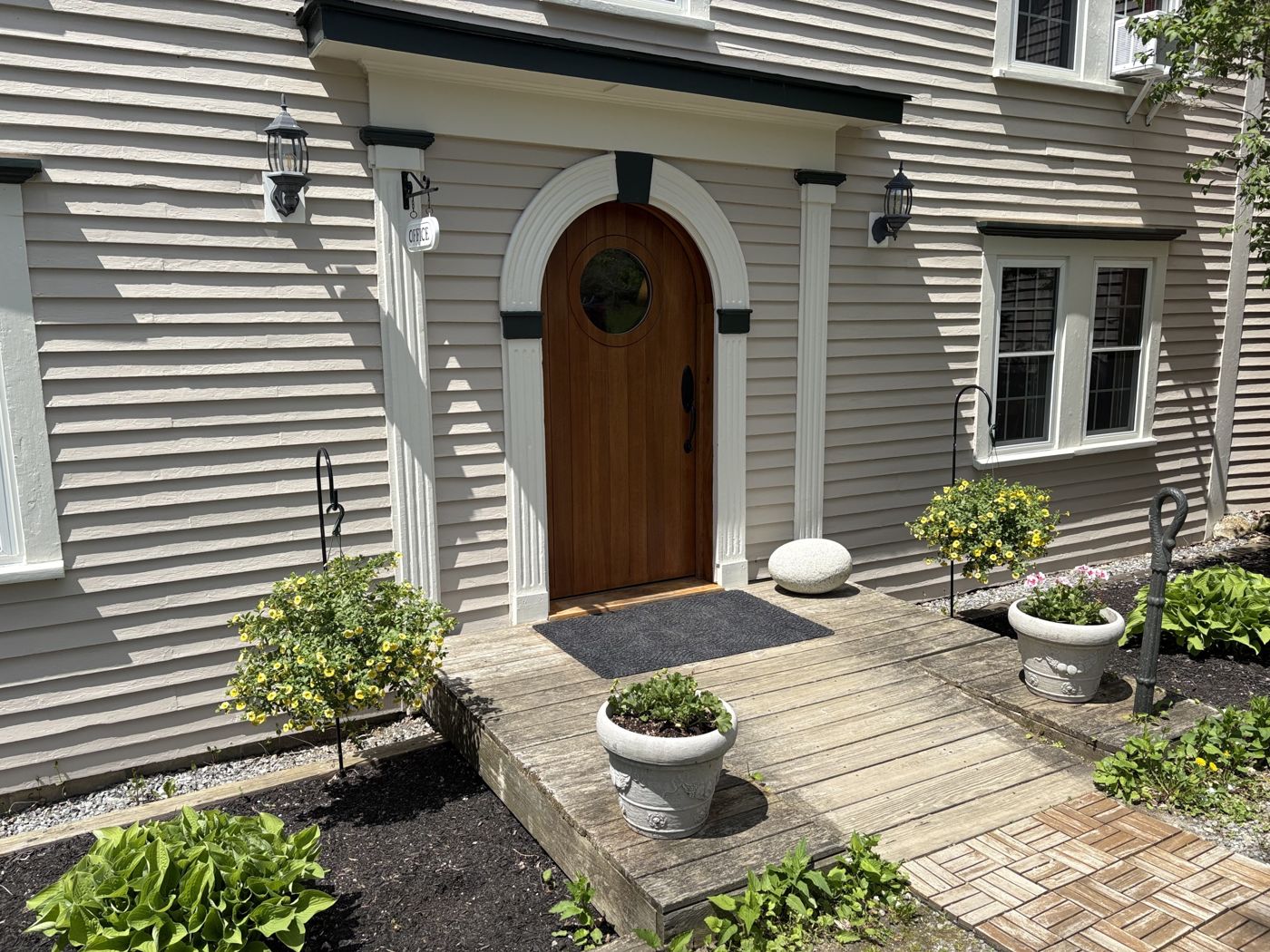 Hawks House Inn