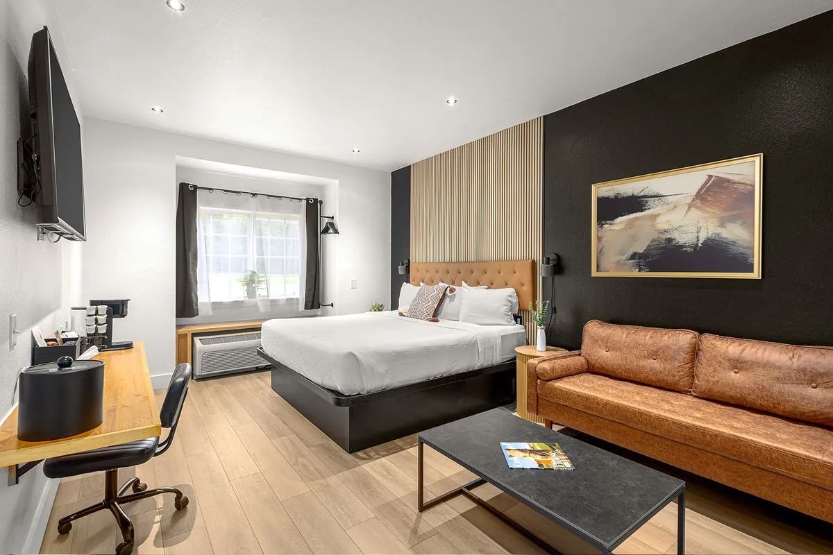 The Block Hotel Bentonville