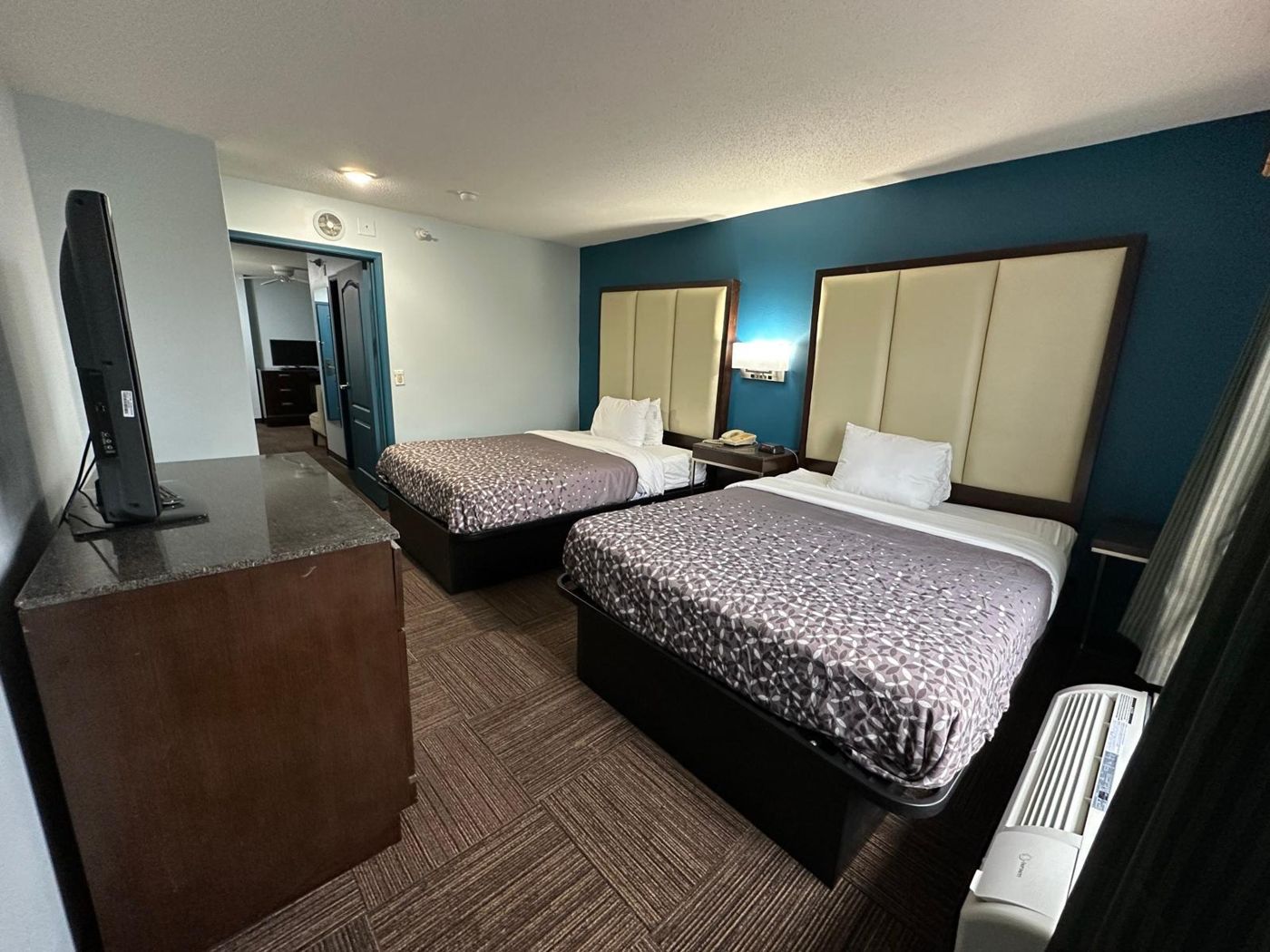 BlissPoint Inn & Suites Marion