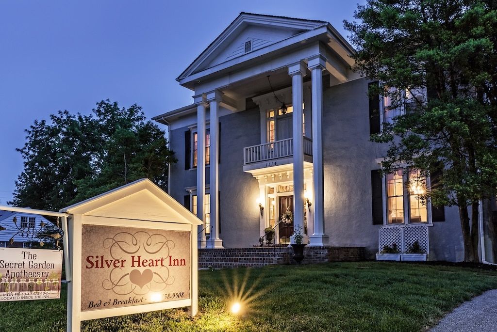 Silver Heart Inn & Cottages