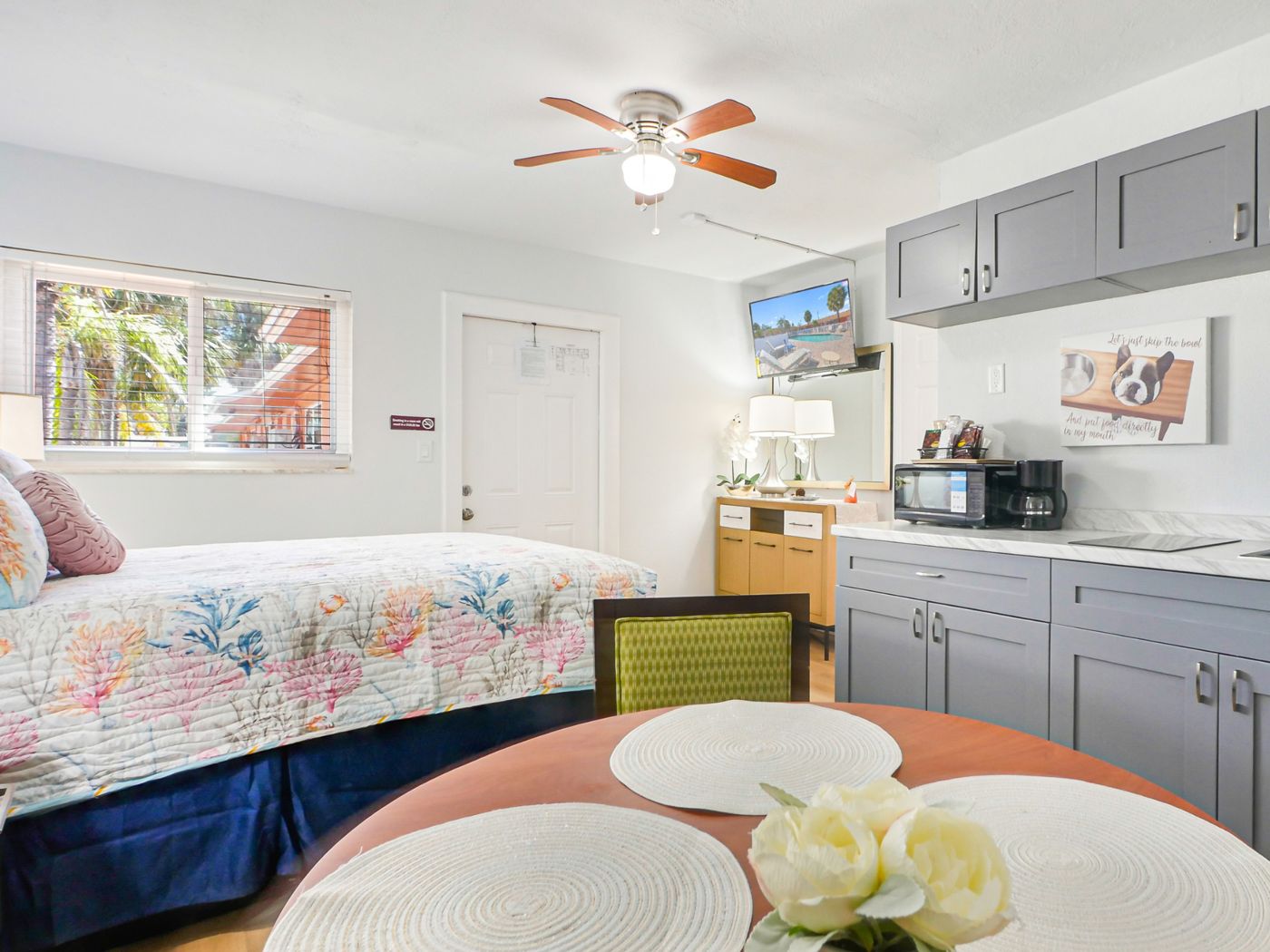 Bella Sirena Inn