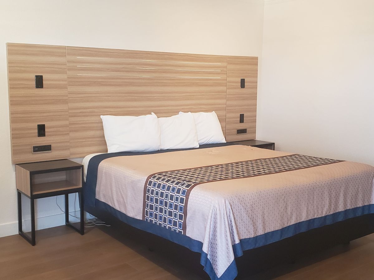 Regency Inn and Suites Downey