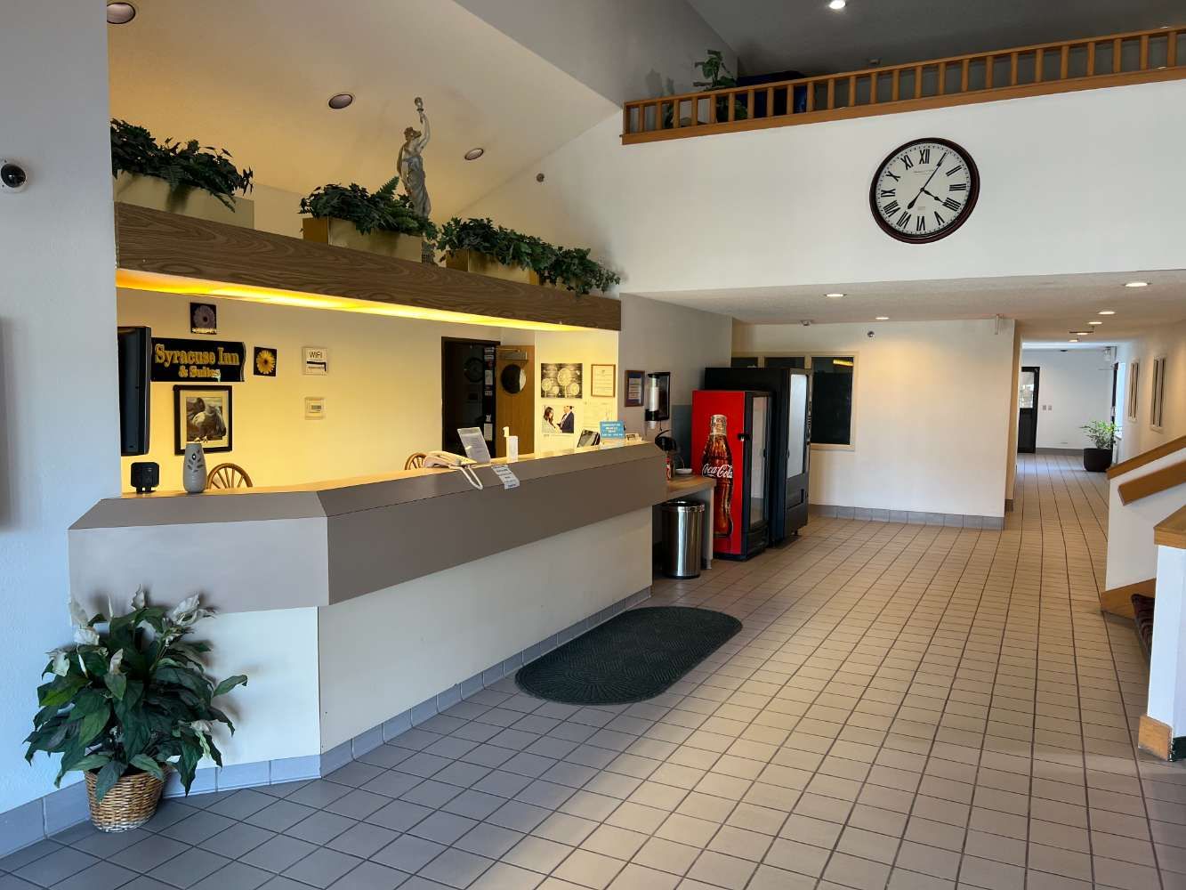 Syracuse Inn & Suites