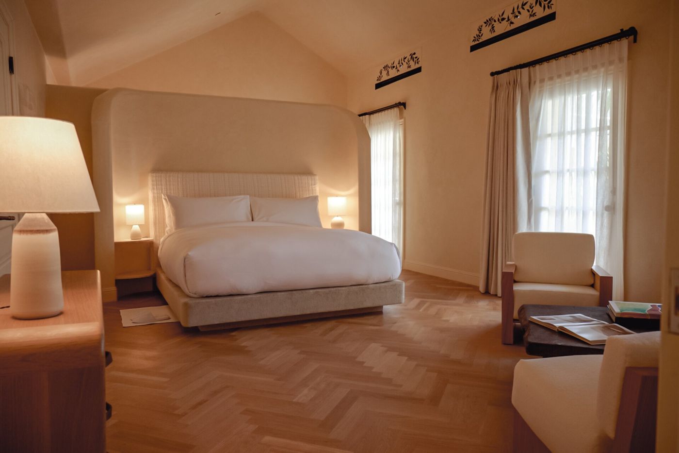 Cara Hotel