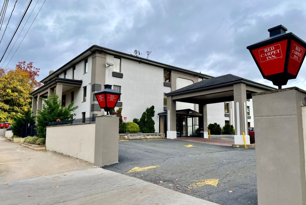 Red Carpet Inn - Newark Irvington