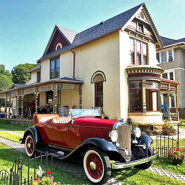Moulin Rouge House B&B