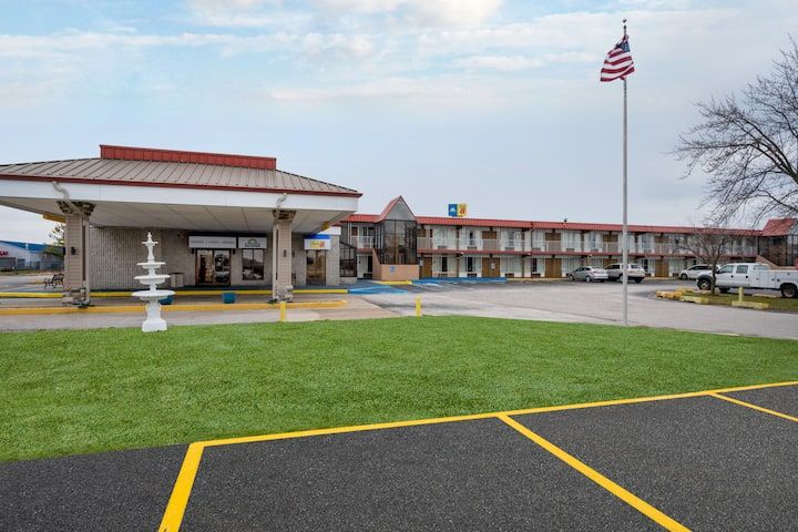 Days Inn by Wyndham Perrysburg/Toledo