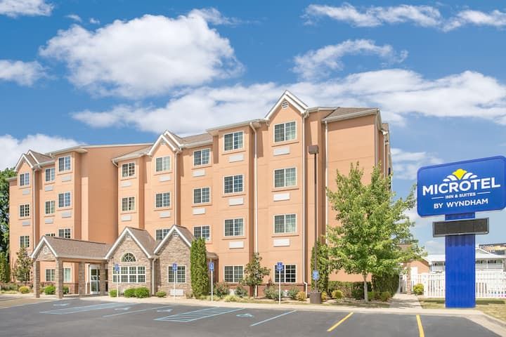 Microtel Inn & Suites by Wyndham