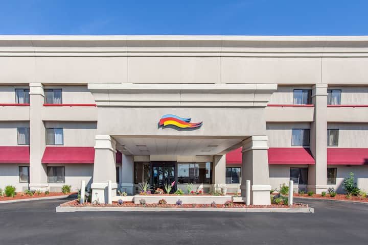 Baymont Detroit/Roseville