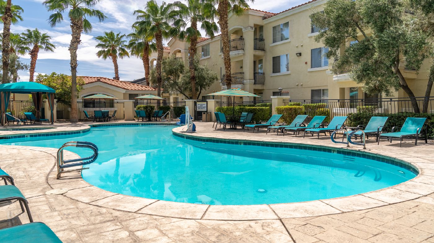 Club De Soleil