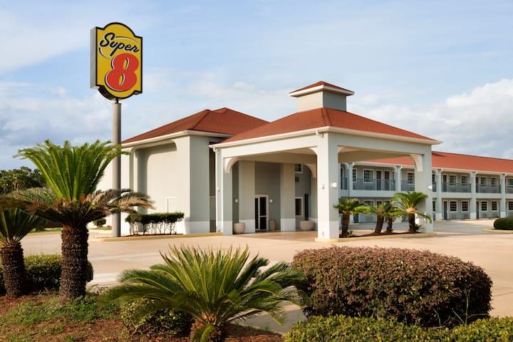 Super 8