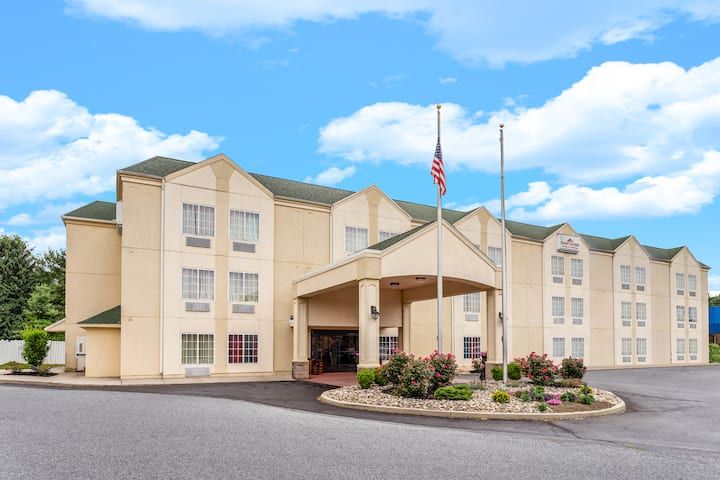 Hawthorn Suites