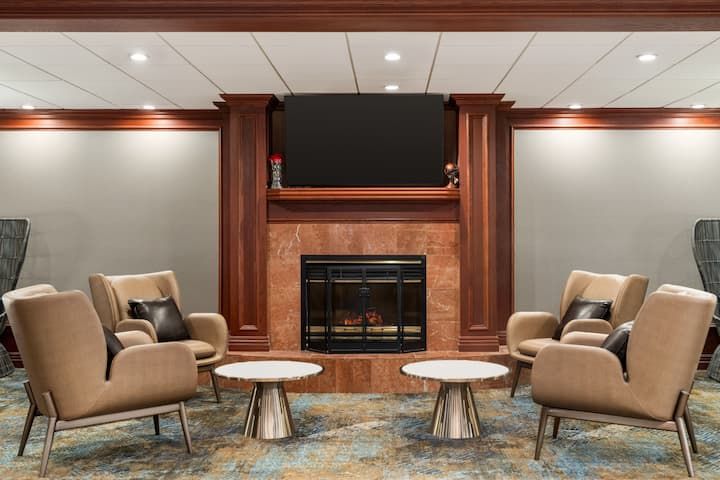 La Quinta Inn & Suites