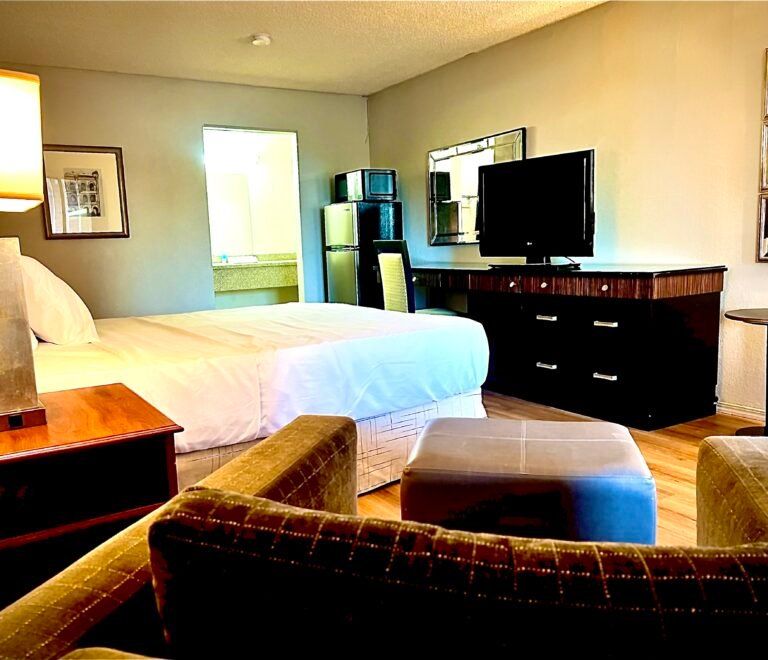 Economy Inn & Suites