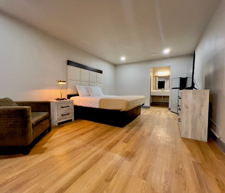 Economy Inn & Suites