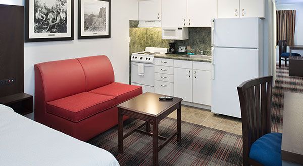 Luxbury Inn & Suites