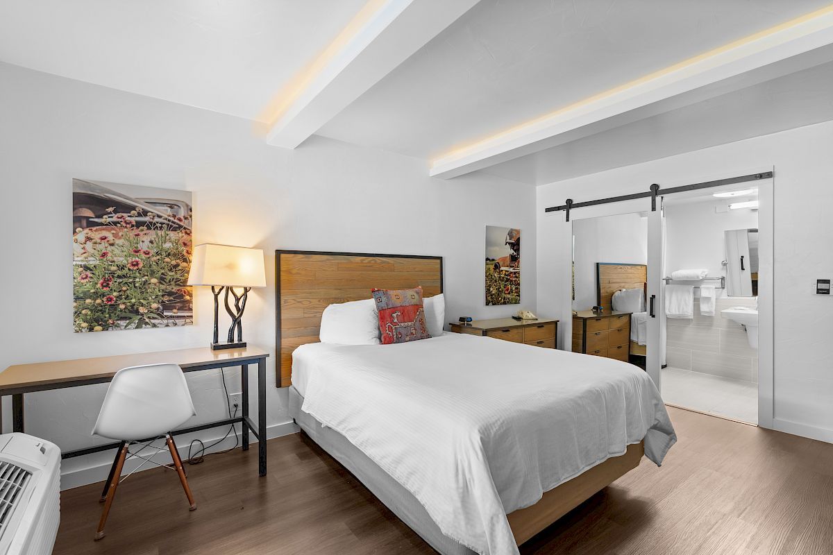 Fredericksburg Inn & Suites