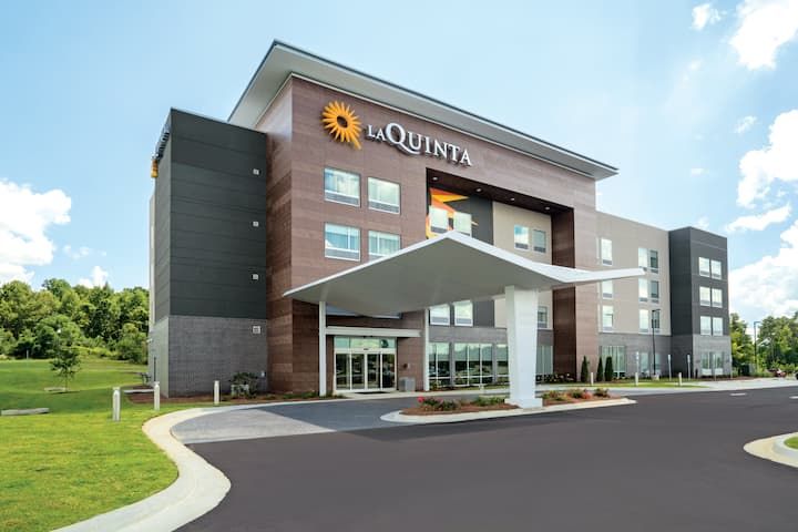 La Quinta Inn & Suites Opelika Auburn