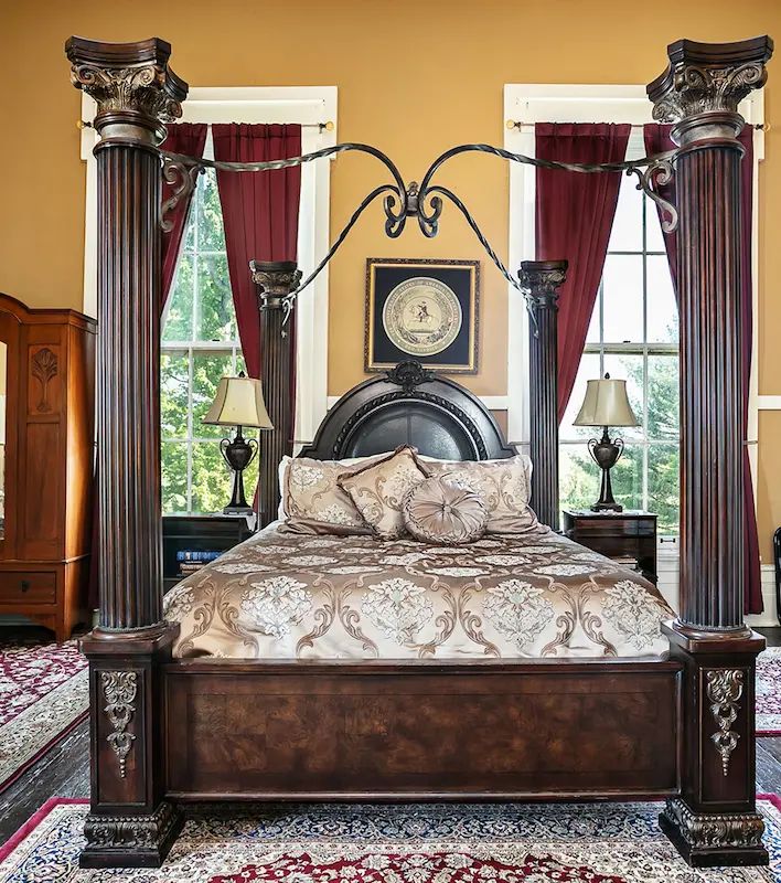 Maple Hill Manor