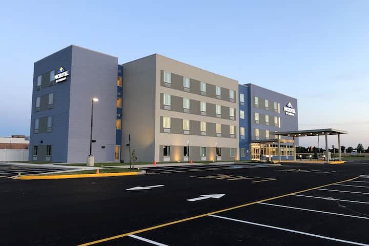 Microtel Inn & Suites