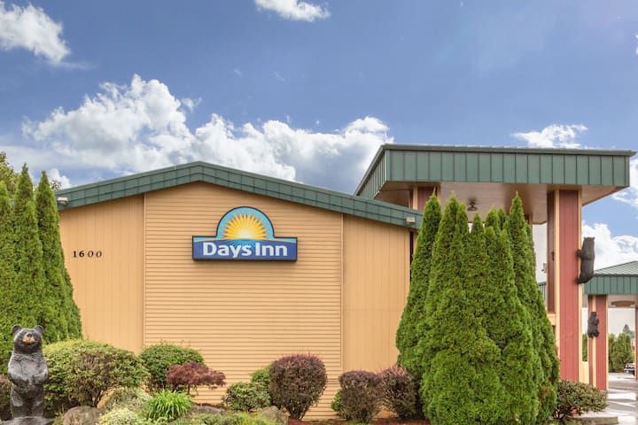 Days Inn Black Bear