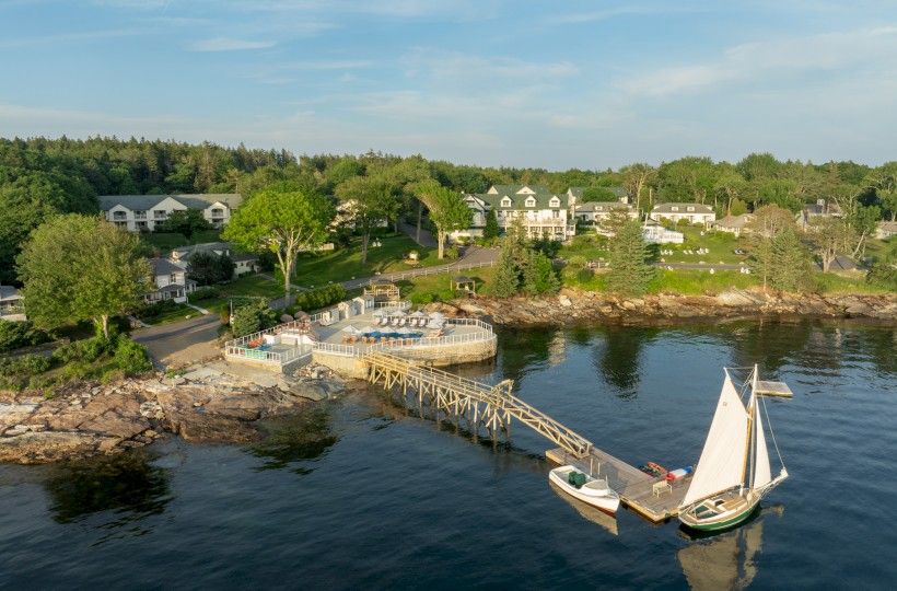 Spruce Point Inn