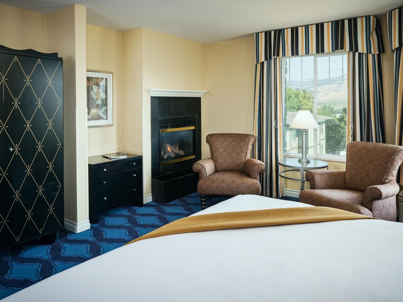 Plaza Inn & Suites