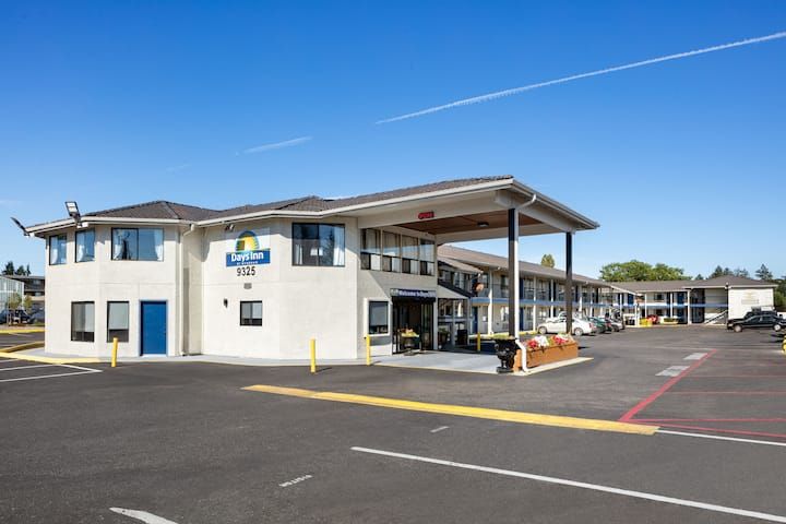 Days Inn Lakewood