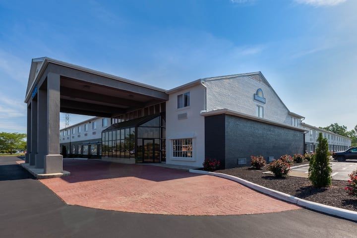 Days Inn by Wyndham Sandusky / Cedar Point