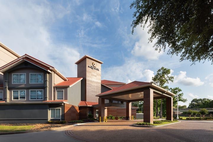La Quinta Inn & Suites