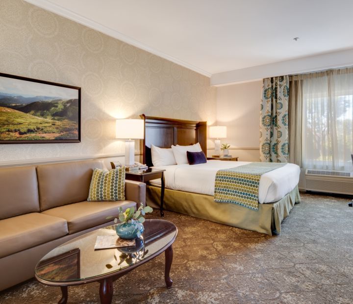 Ayres Hotel Corona East