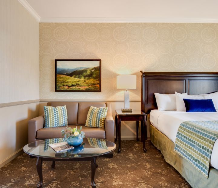 Ayres Hotel Corona East