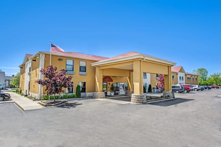 Days Inn by Wyndham Great Lakes Naval Base