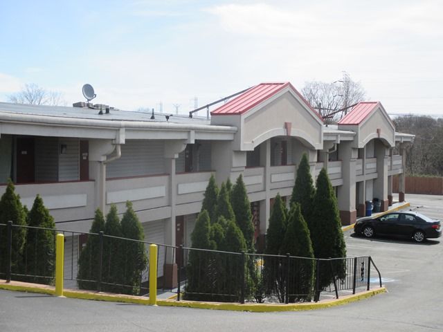Red Carpet Inn