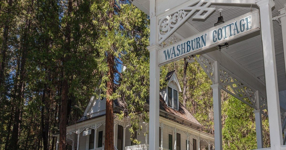 Wawona Hotel