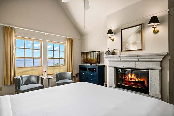 Saratoga Inn
