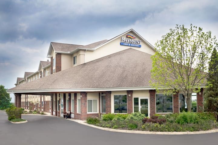 Baymont Inn & Suites Columbus/rickenbacker