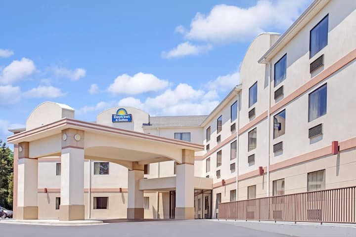 Days Inn and Suites
