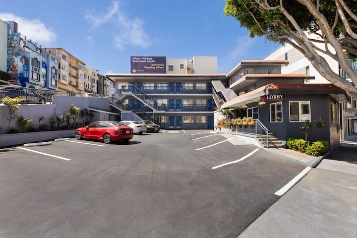 Travelodge by Fishermans Wharf